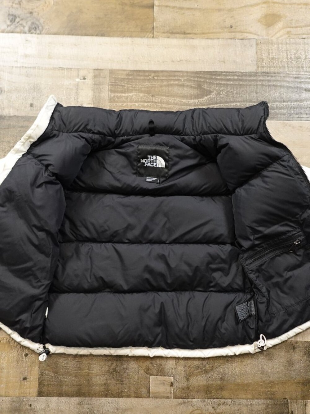 The North Face 1996 Retro Nuptse Jacket Women’s Medium White Black 700 Down - Picture 12 of 16
